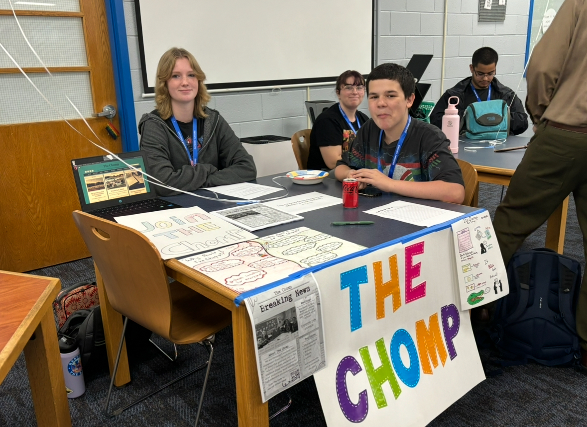 Abria Joshua and Spencer Barrett at The Chomp table