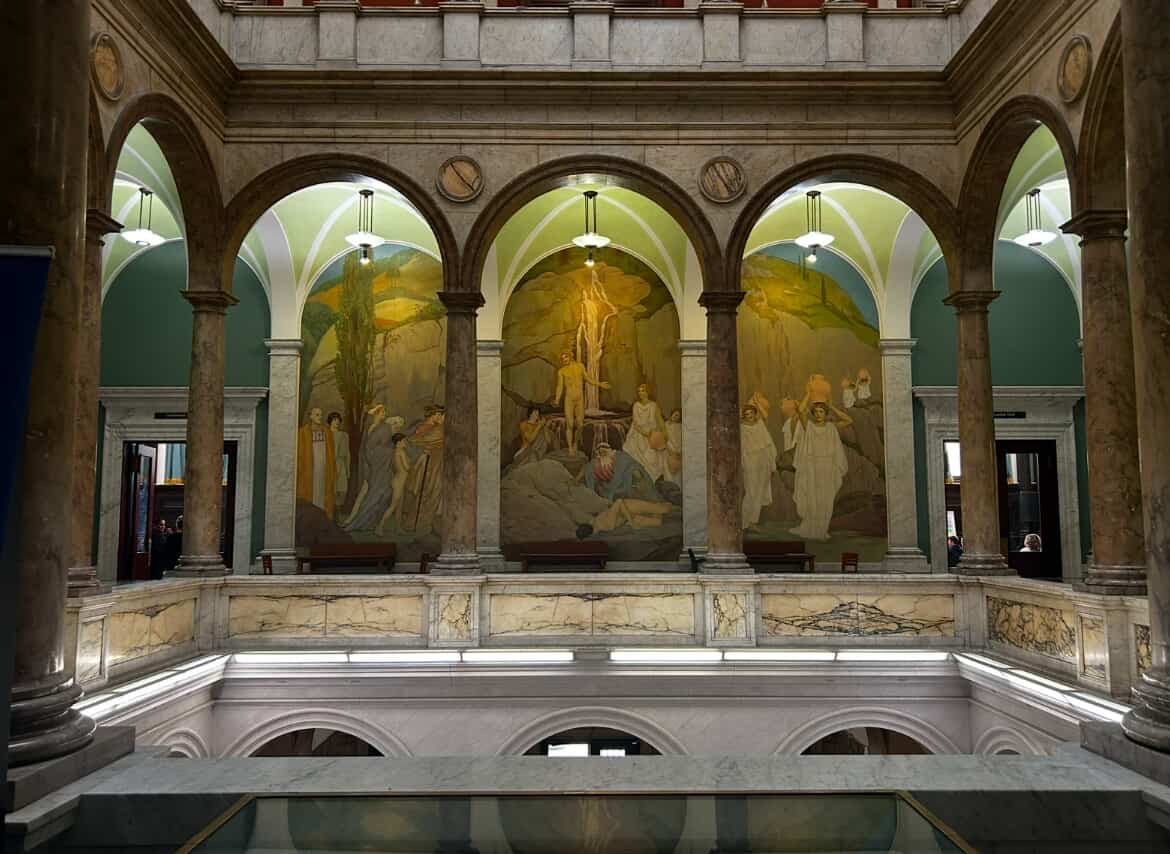 The inside of Newark public library